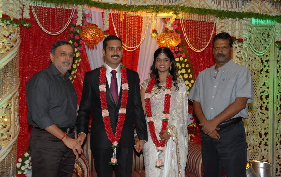 Tollywoodtv: Uday Kiran ,Vishita Reception Gallery - 900x566 - jpeg Uday Kiran Visheeta Love Story